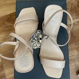 Vince Camuto Nude Nendan Heel w/box